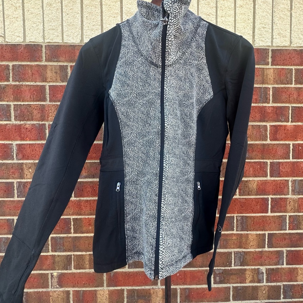 CALIA by Carrie Underwood Athletic Workout Jacket Athleisure Yoga Gym Travel M